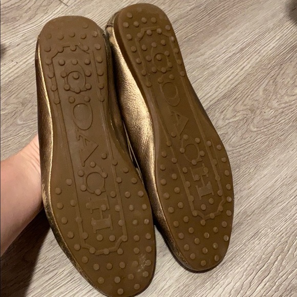 Women’s size 10 gold coach shoes - Picture 4 of 4